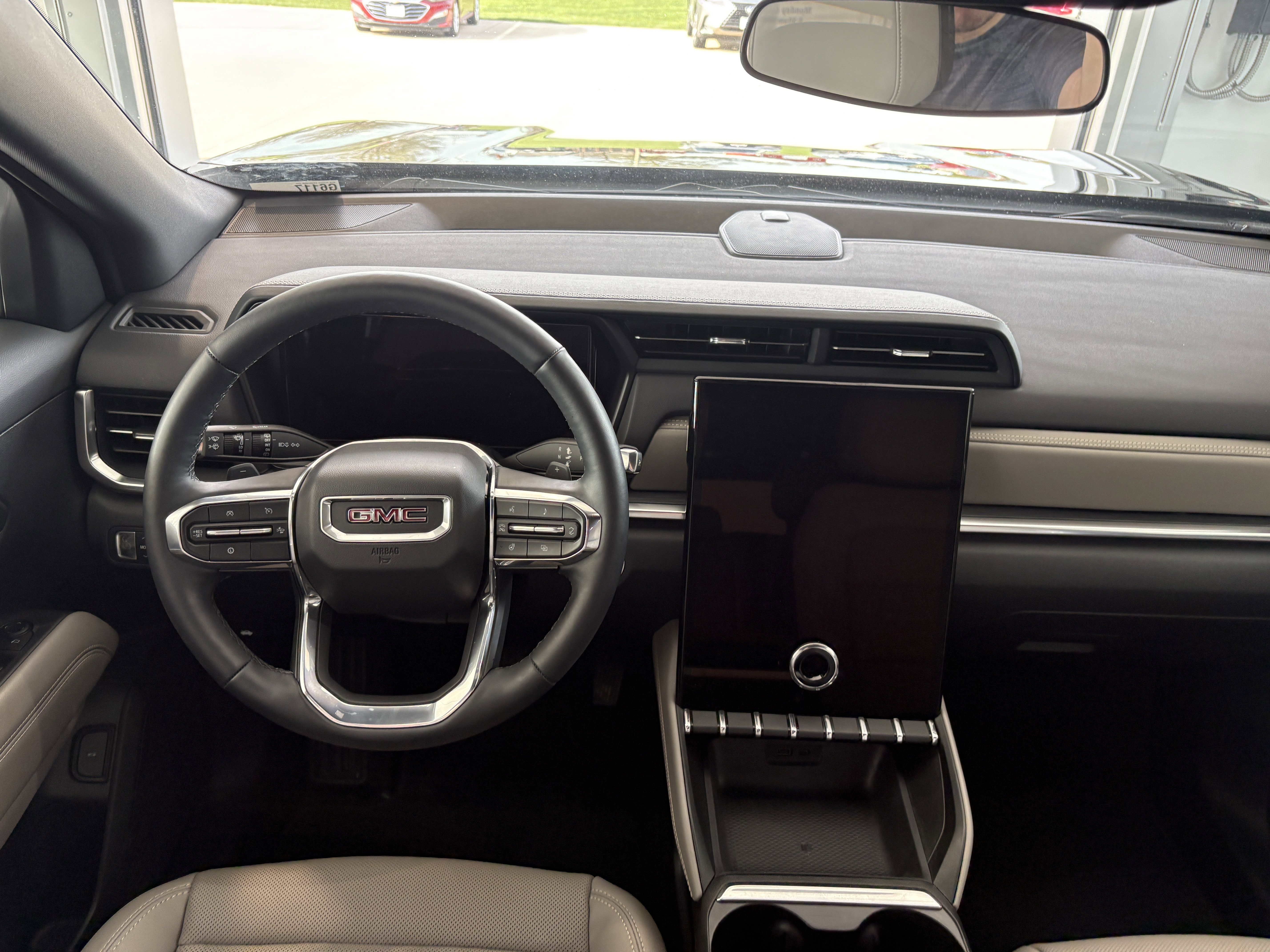Used 2025 GMC Terrain Elevation w/ Elevation Premium Package AWD/4WD image 11
