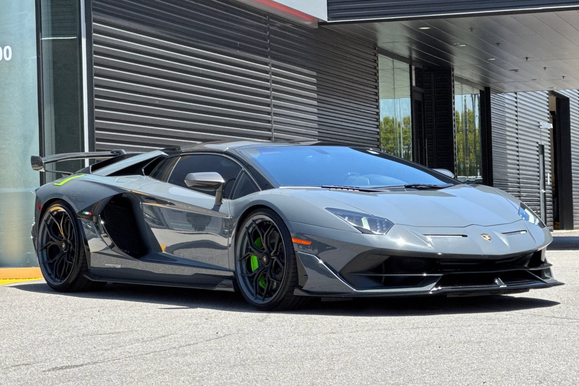 Used 2020 Lamborghini Aventador SVJ AWD/4WD image 10