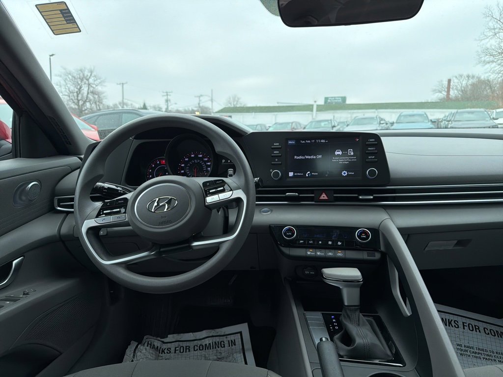 Certified 2023 Hyundai Elantra SEL w/ Preferred Accessory Package image 16