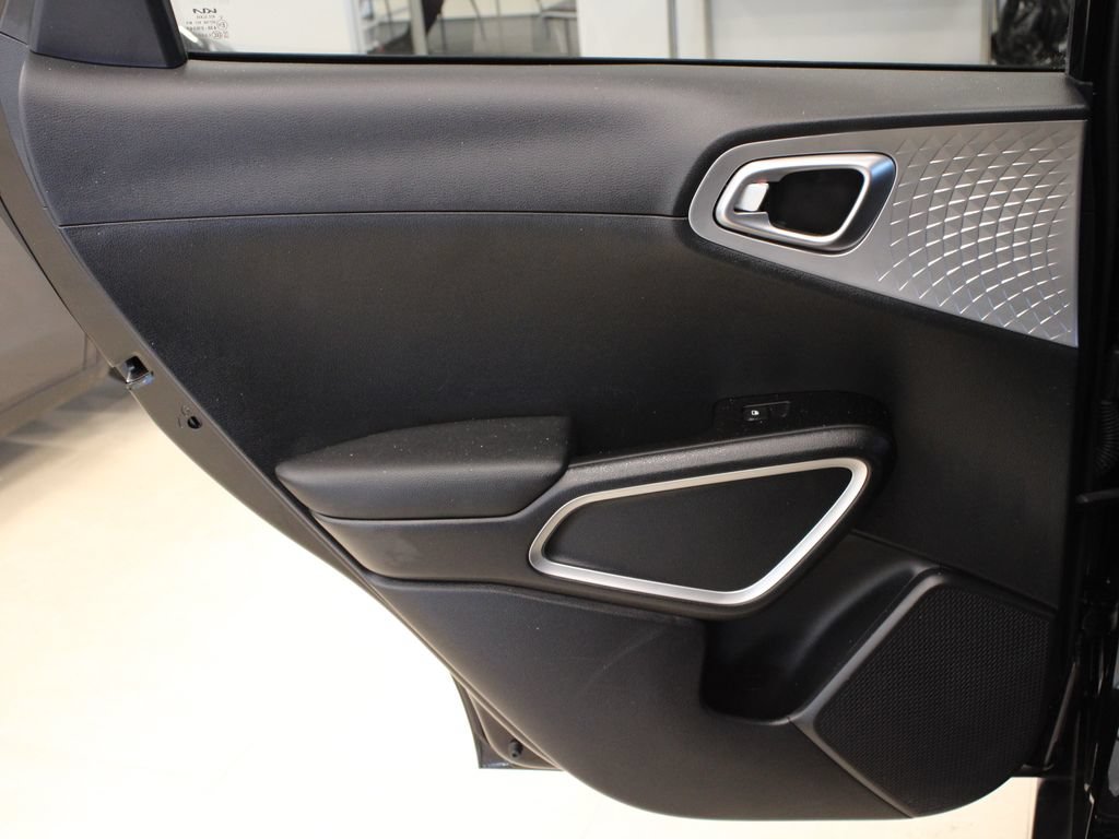 Used 2023 Kia Soul LX FWD image 26
