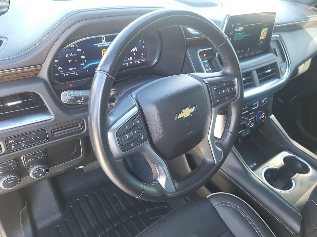 Used 2023 Chevrolet Suburban Premier AWD/4WD image 16