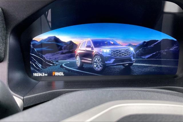 Used 2025 Ford Explorer Active image 6
