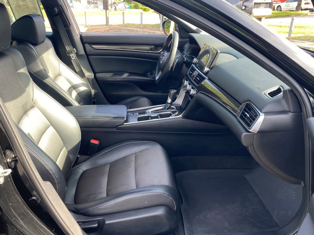 Used 2018 Honda Accord Sport image 18