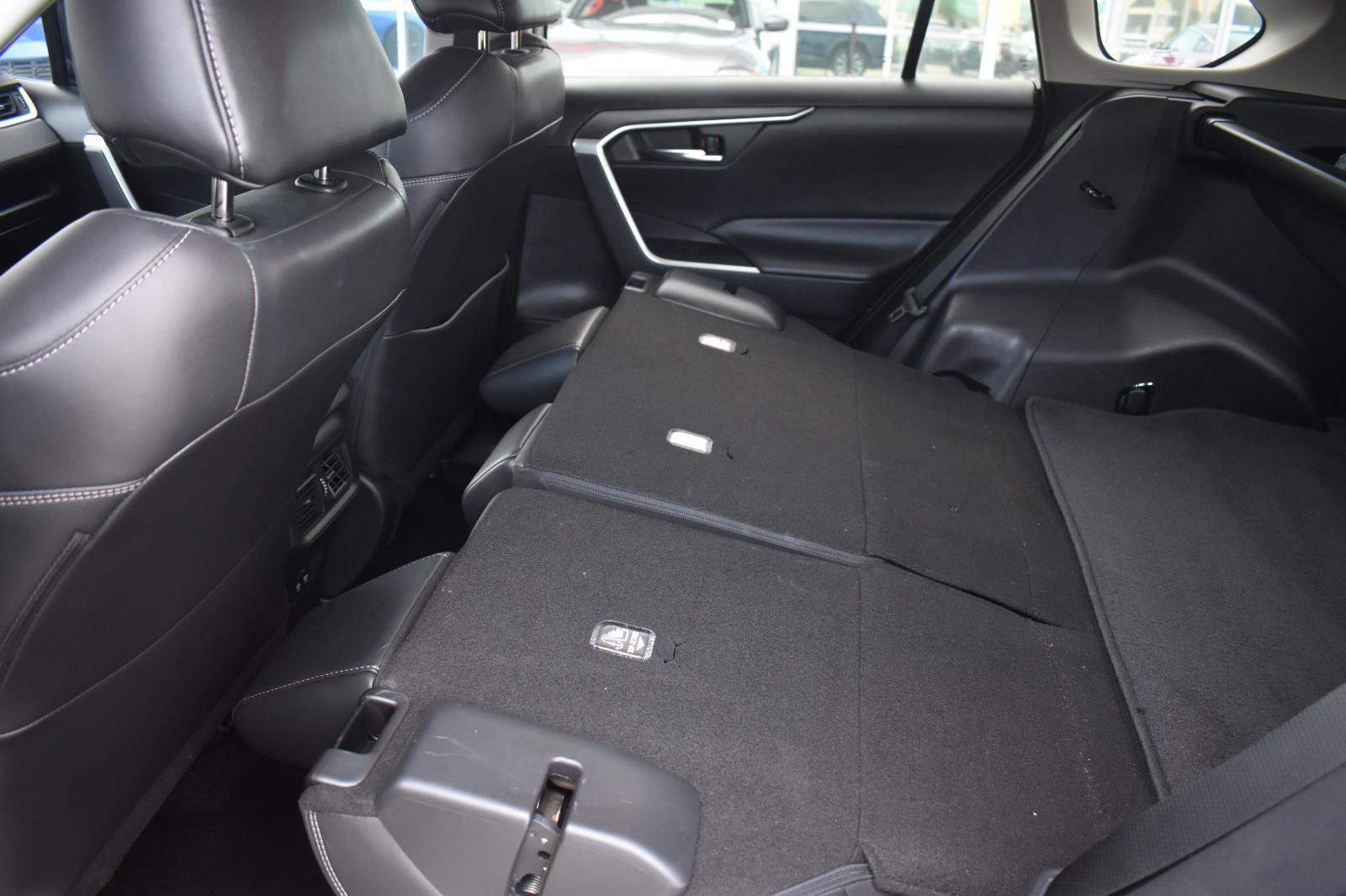 Used 2020 Toyota RAV4 XLE Premium FWD image 49