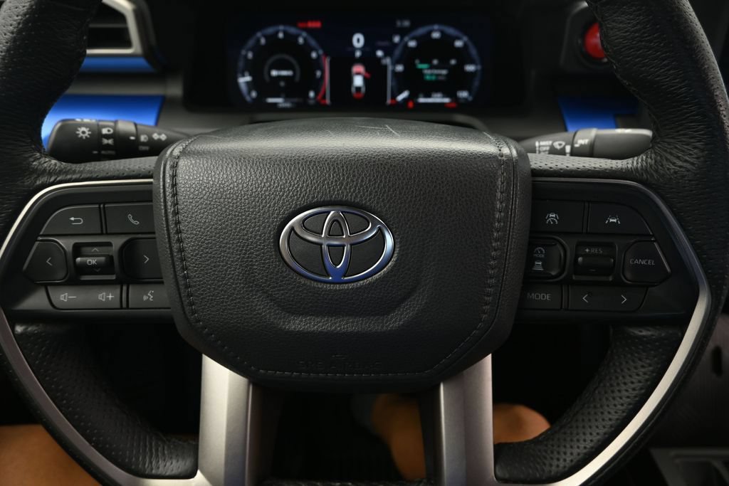 Used 2025 Toyota Tacoma TRD Off-Road AWD/4WD image 24