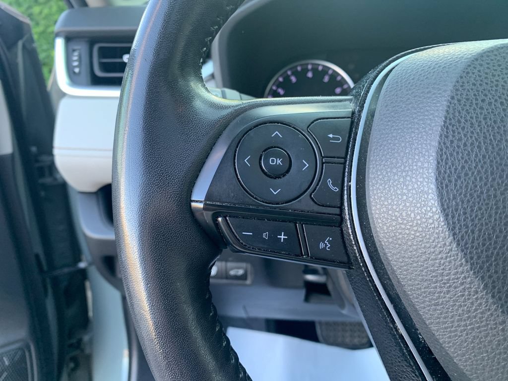 Used 2020 Toyota RAV4 XLE Premium AWD/4WD image 29