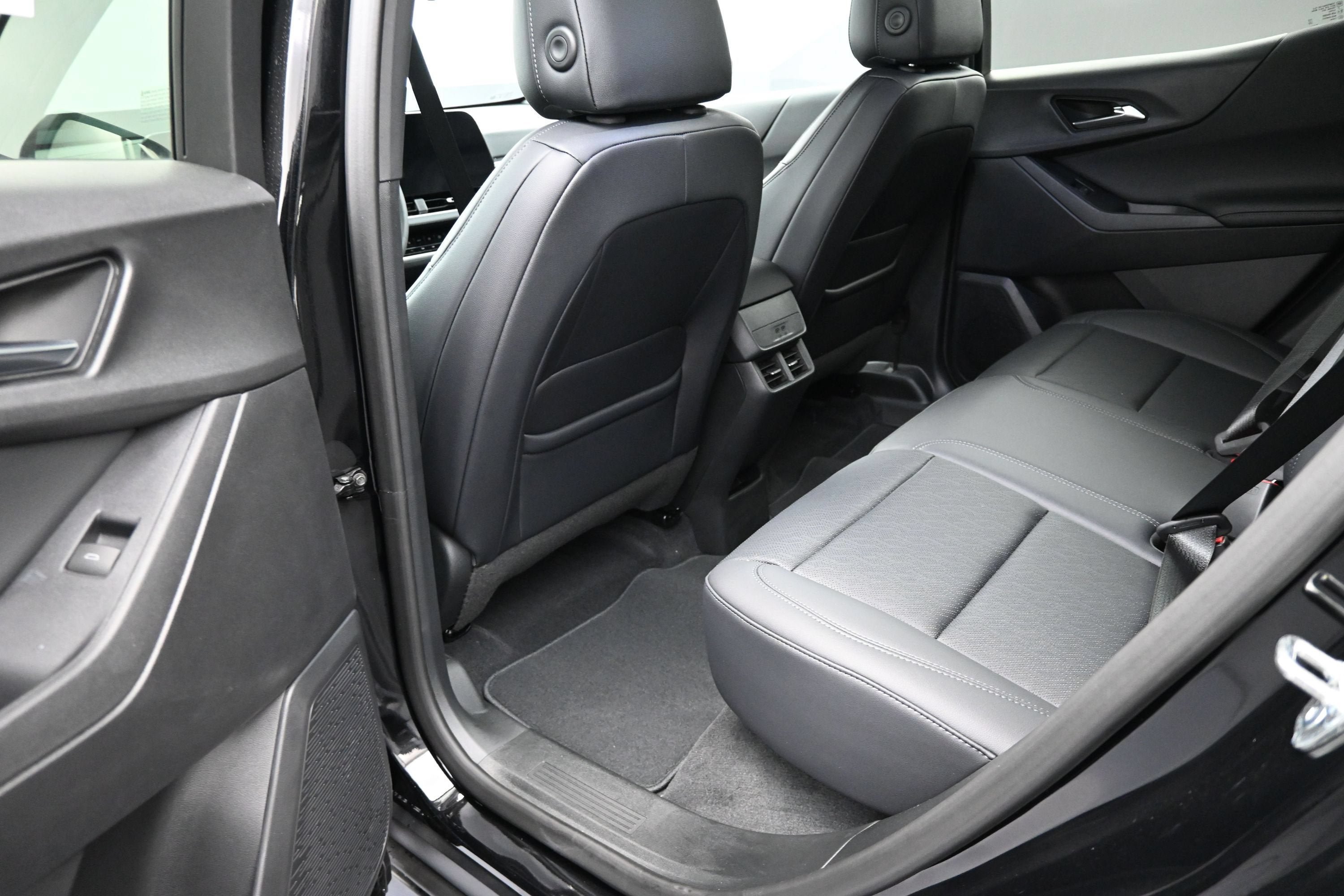 New 2027 Chevrolet Equinox LT w/ Convenience Package II FWD image 30