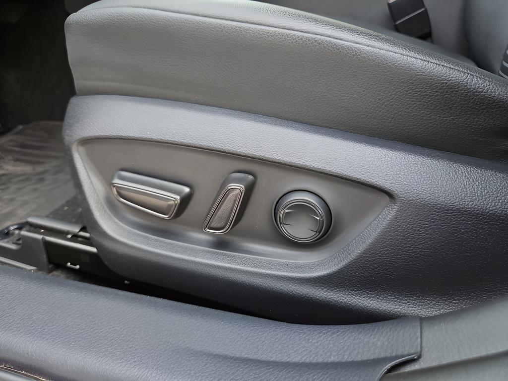 Used 2024 Toyota Camry SE image 14