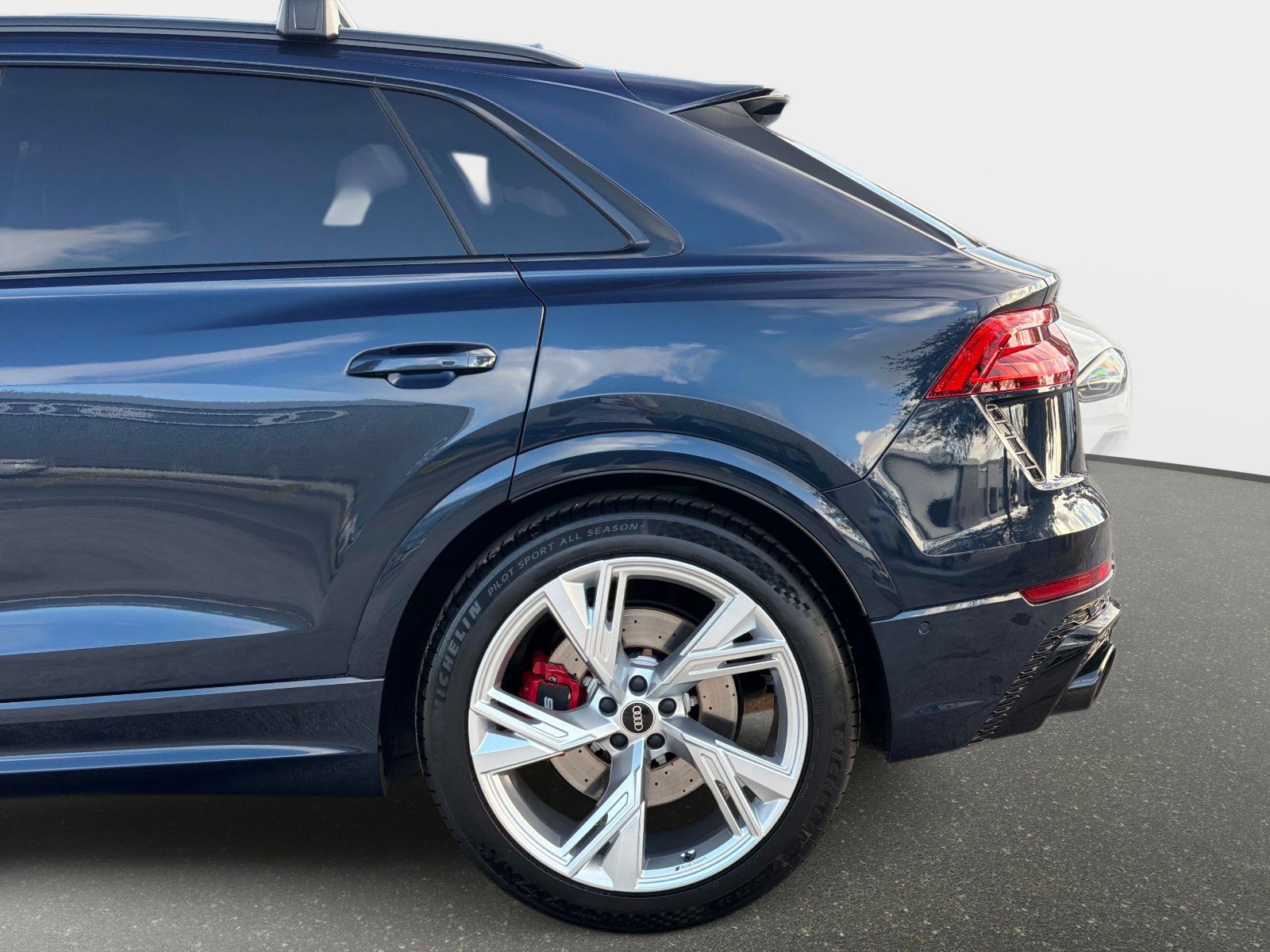 Used 2024 Audi RS Q8 image 15