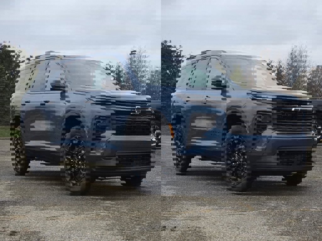 New 2026 Chevrolet Traverse LT w/ Midnight/Sport Edition image 2