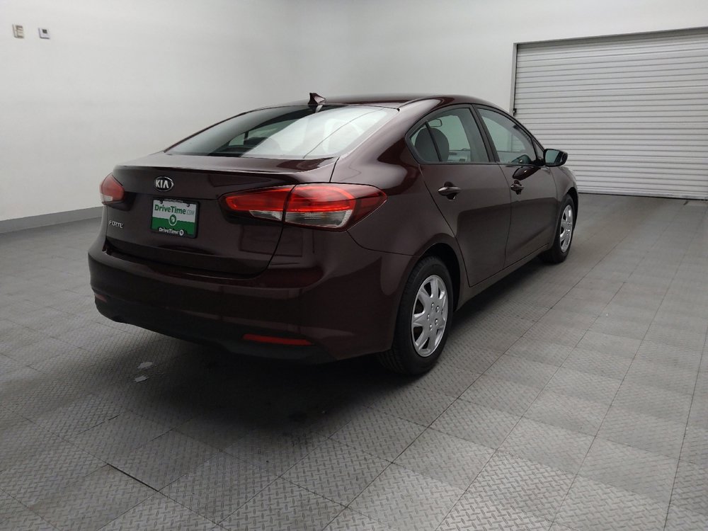 Used 2017 Kia Forte LX image 9
