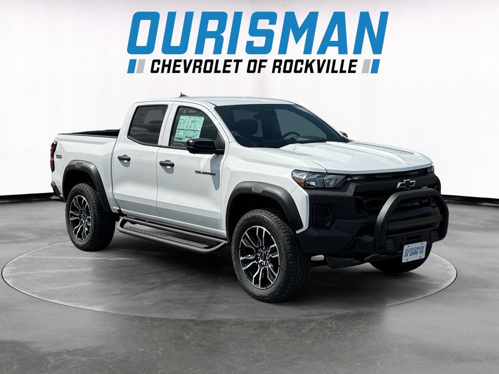 New 2026 Chevrolet Colorado Trail Boss w/ Off-Road Front Bumper Package AWD/4WD image 1