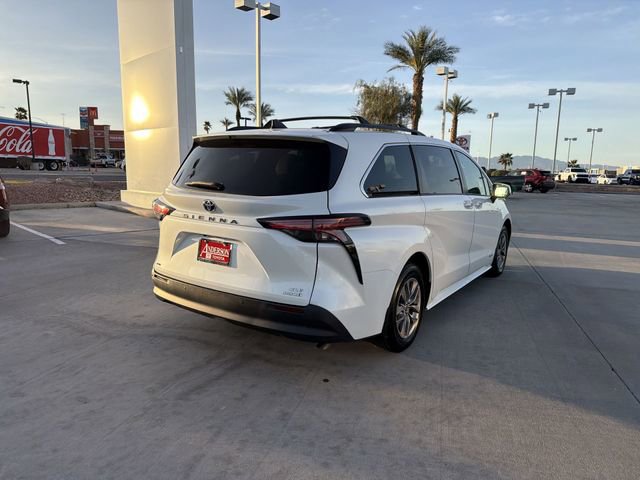 Used 2021 Toyota Sienna XLE w/ XLE Plus Package image 5