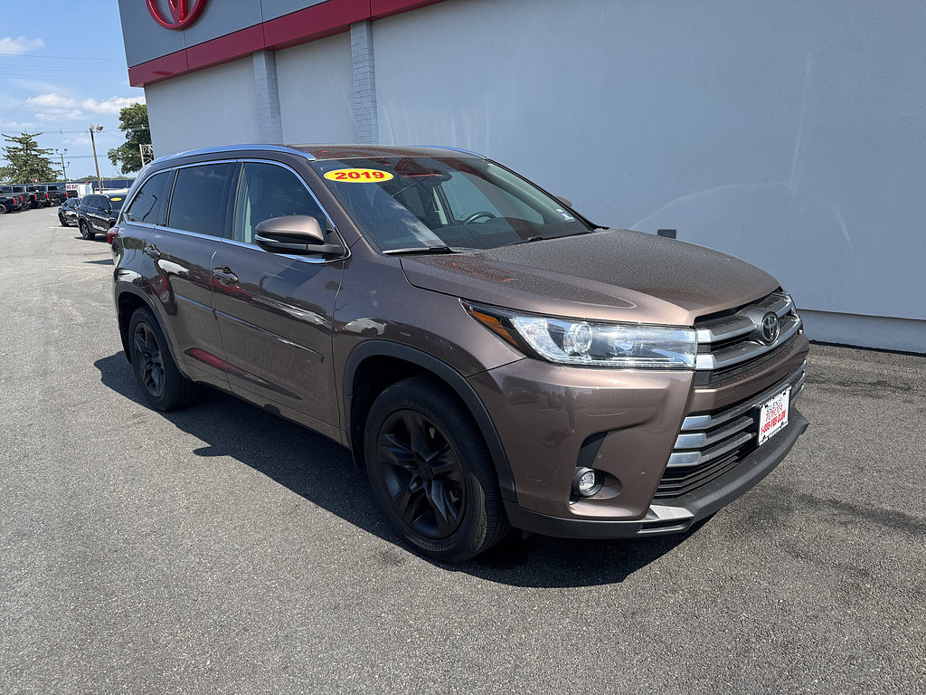 Certified 2019 Toyota Highlander Limited AWD/4WD image 4