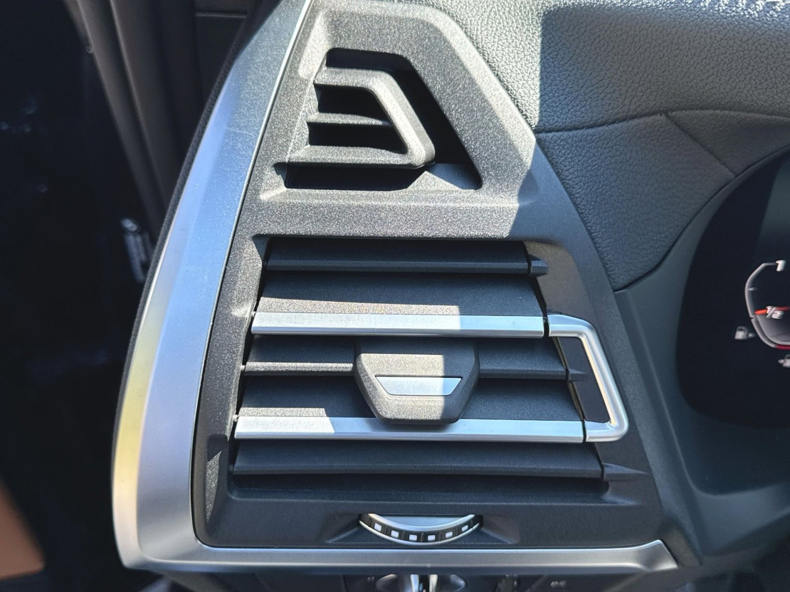 Certified 2024 BMW X3 M40i w/ Premium Package image 22