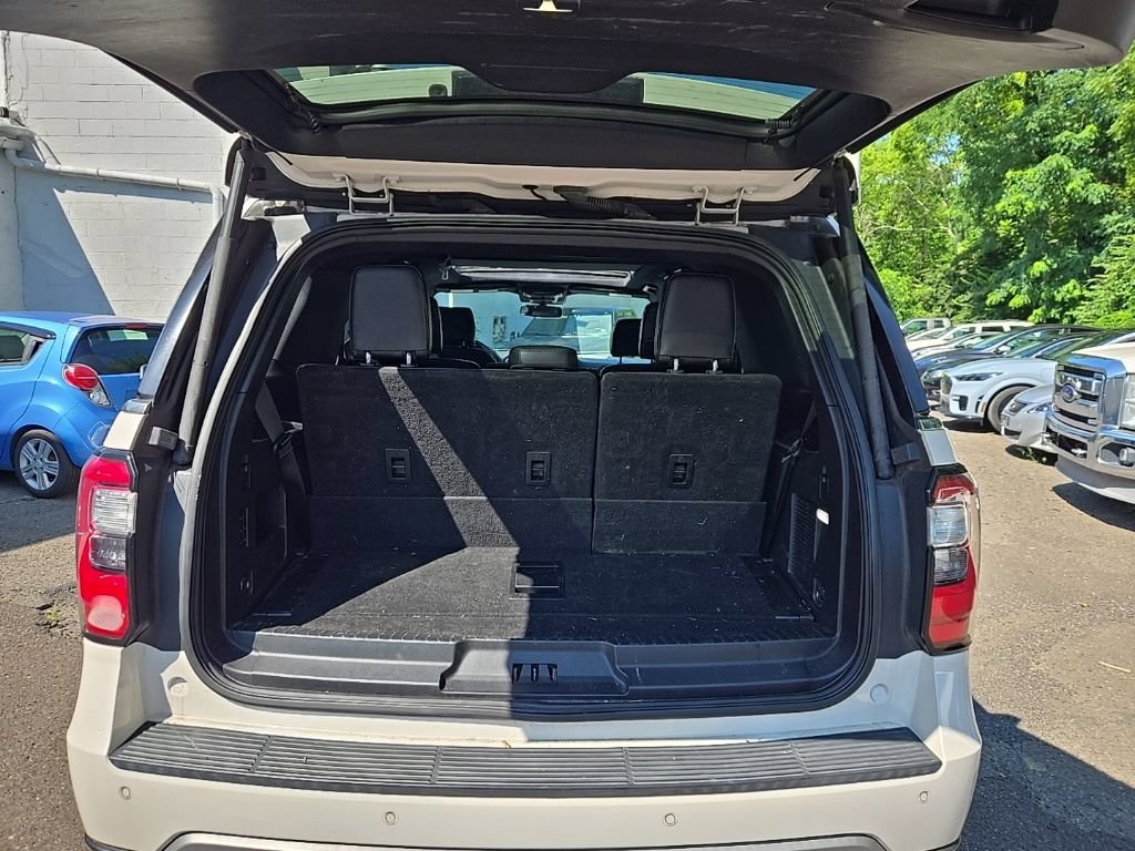 Certified 2019 Ford Expedition Limited w/ Driver Assistance Package AWD/4WD image 6