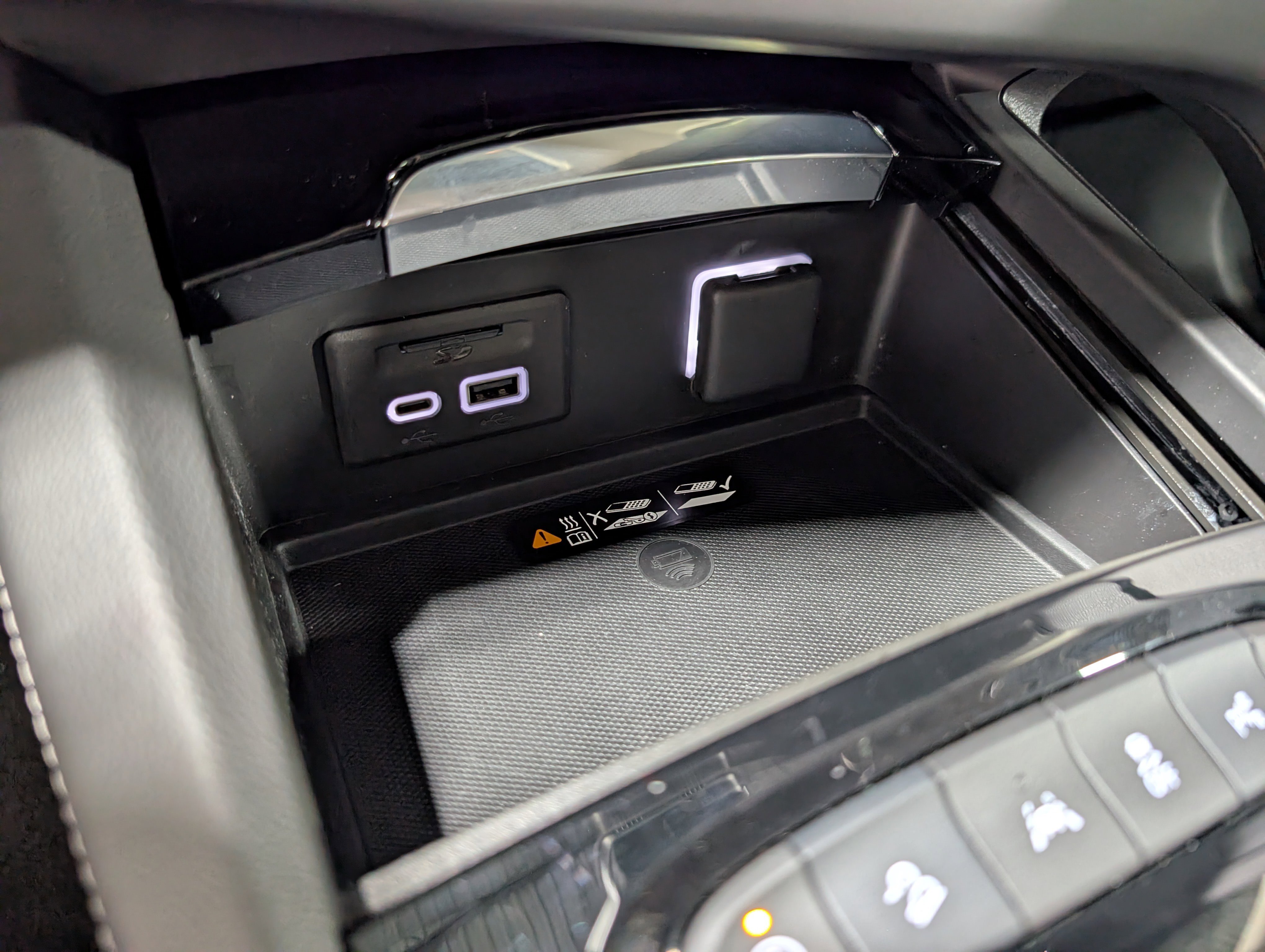 Used 2023 Buick Envision Avenir image 21