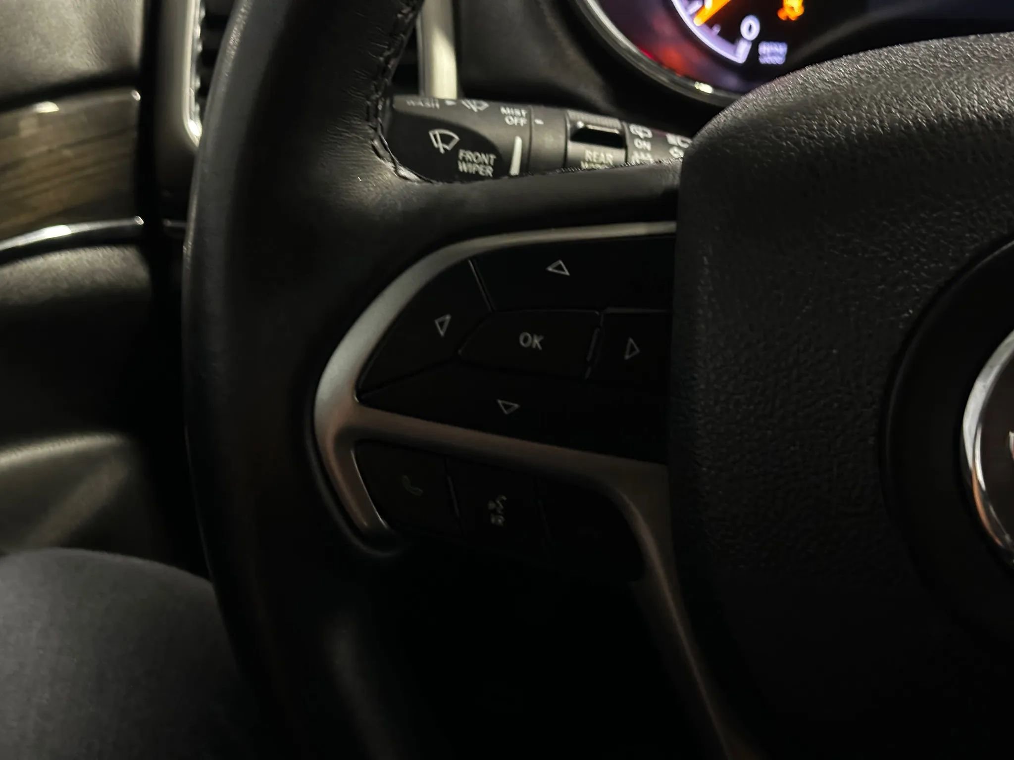 Used 2018 Jeep Grand Cherokee Overland image 30