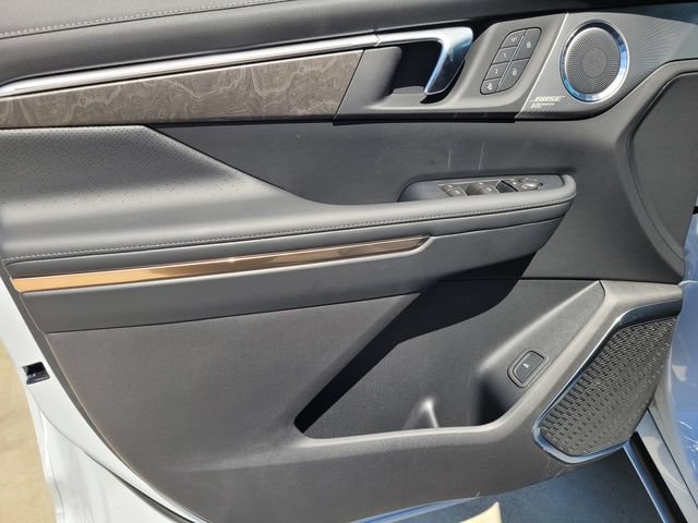 New 2026 Buick Enclave Avenir w/ Super Cruise Package FWD image 16