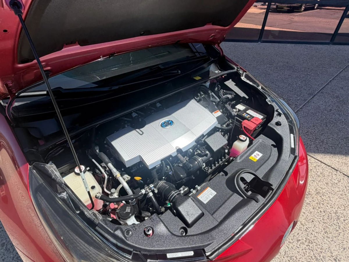 Used 2017 Toyota Prius Four Touring w/ Premium Convenience Package FWD image 28