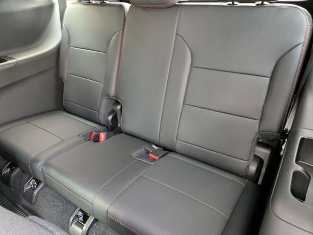 New 2026 Chevrolet Traverse RS w/ LPO, Floor Liner Package FWD image 26