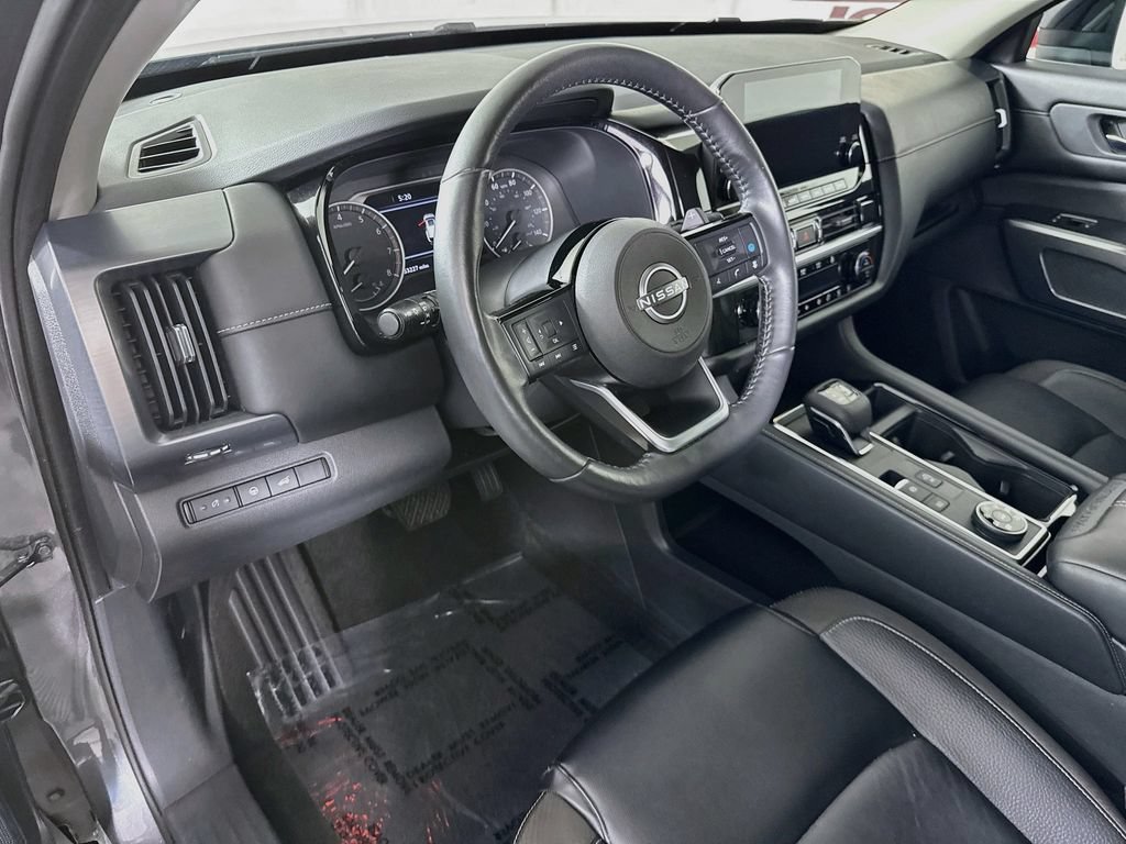Used 2022 Nissan Pathfinder SL AWD/4WD image 18