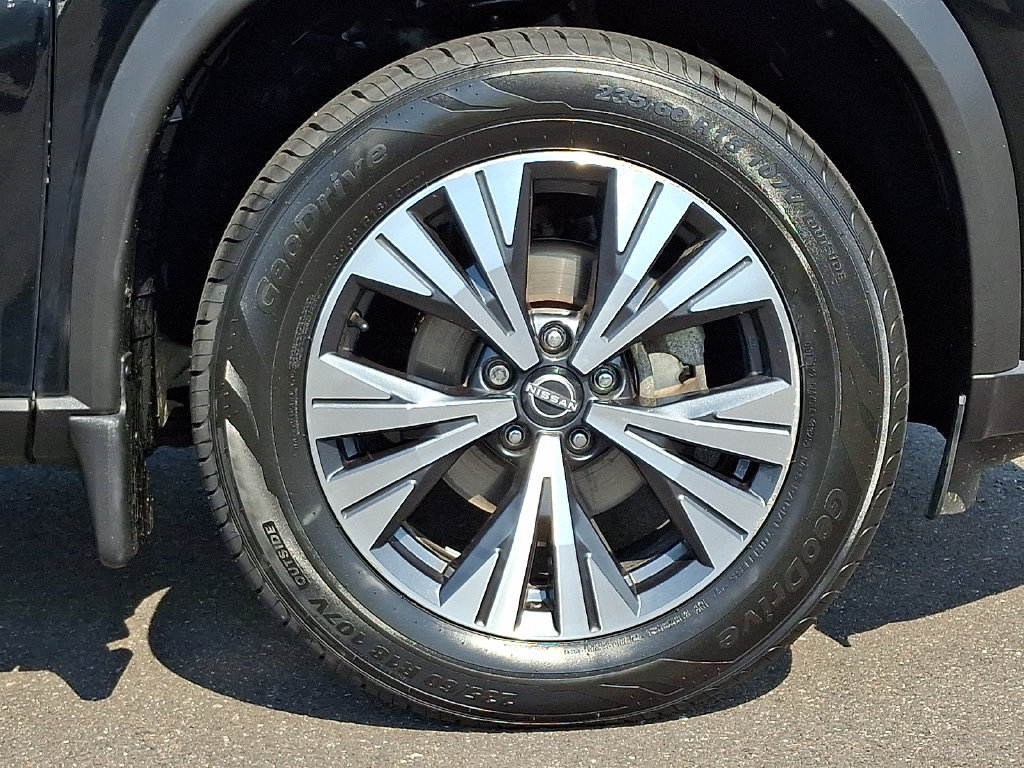 Certified 2023 Nissan Rogue SV w/ SV Premium B Package AWD/4WD image 9
