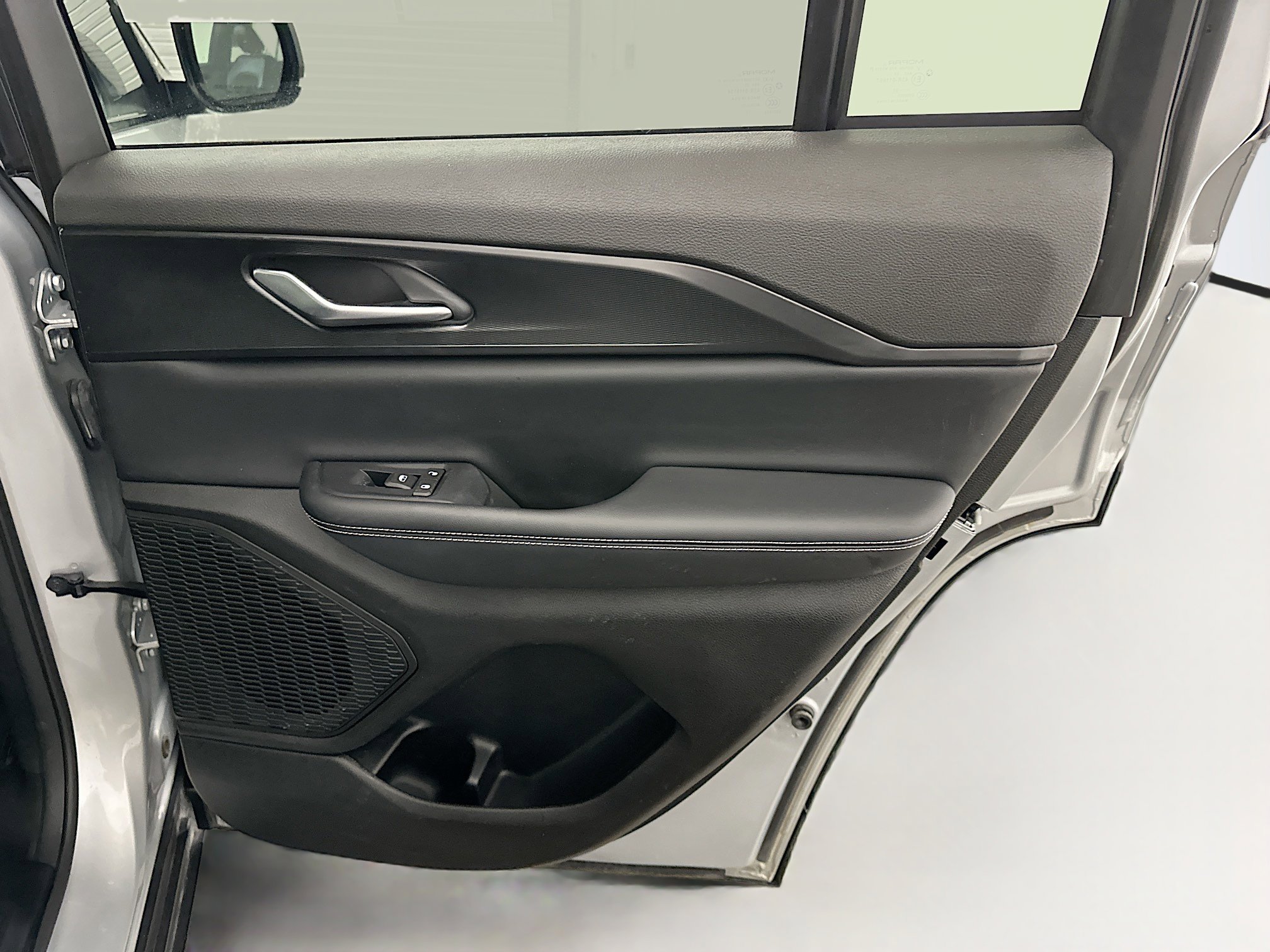 Used 2023 Jeep Grand Cherokee Altitude image 31