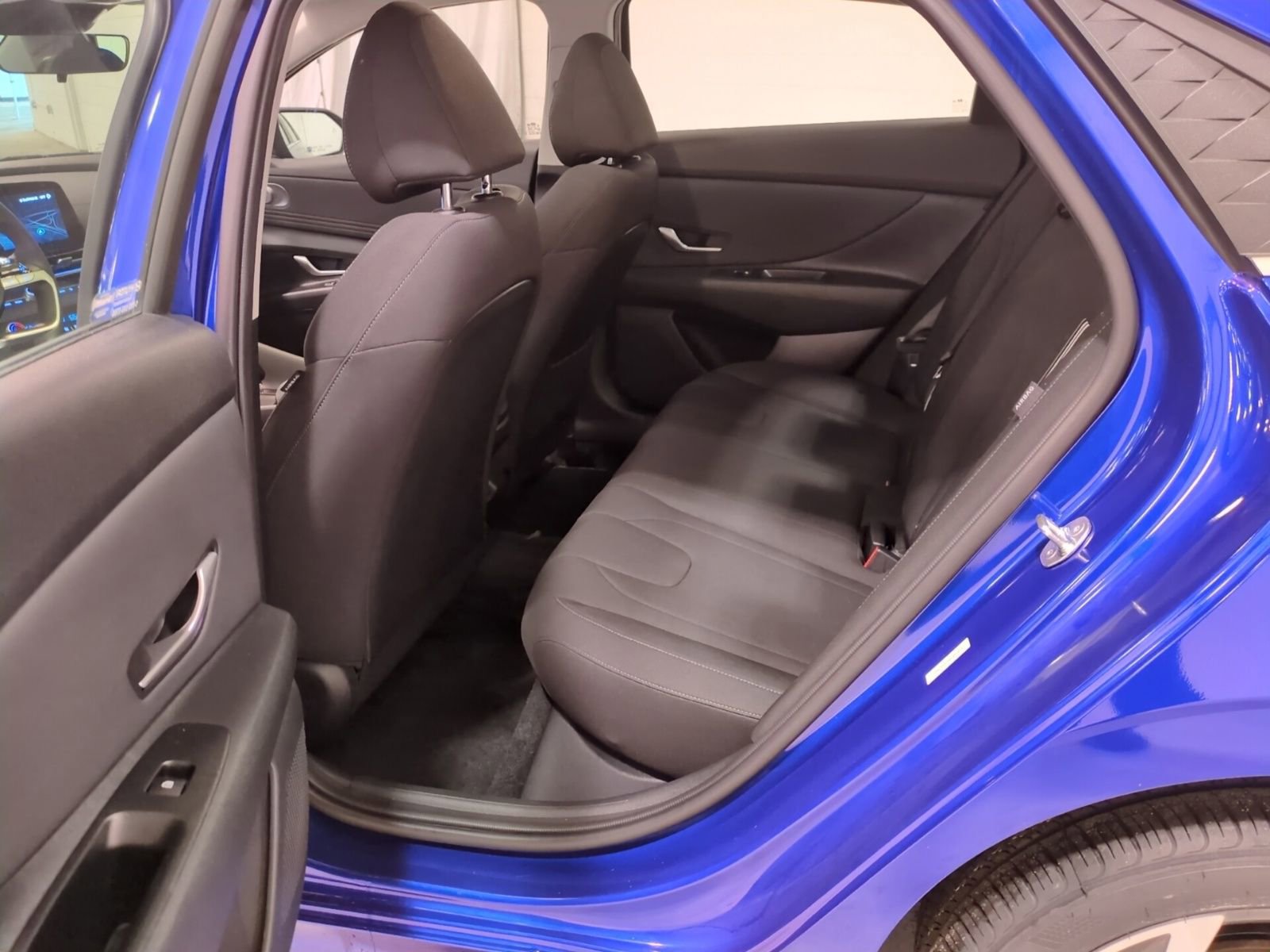 Certified 2024 Hyundai Elantra SEL w/ Convenience Package image 14