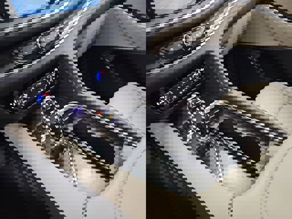 Used 2018 Buick Enclave Premium w/ Experience Buick Package image 28