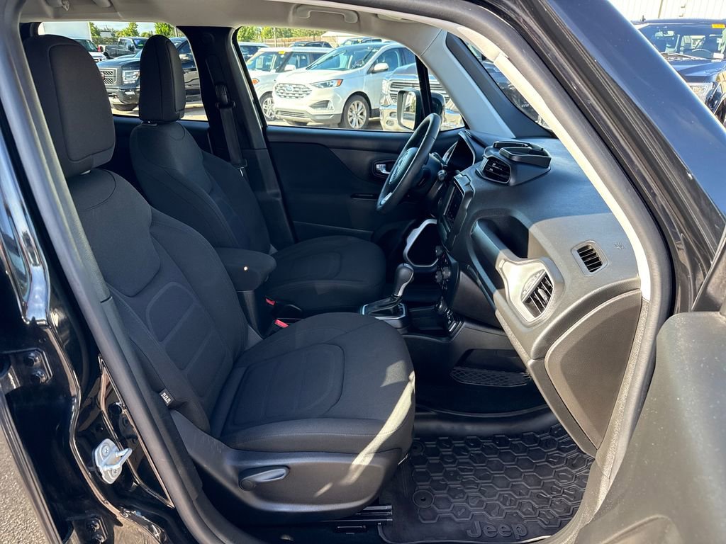 Used 2018 Jeep Renegade Latitude w/ Trailer Tow Group image 23