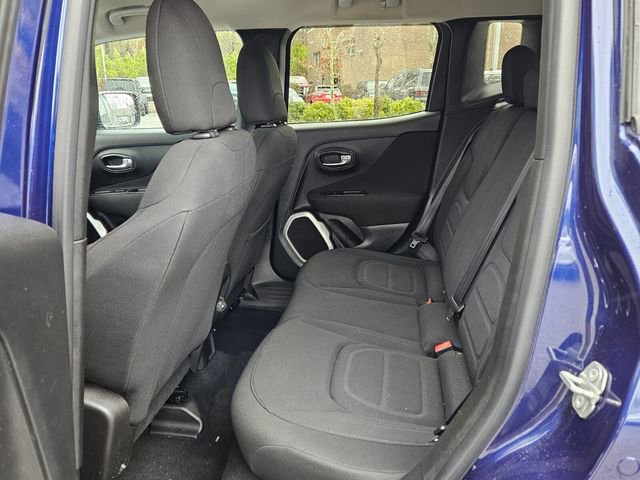 Used 2019 Jeep Renegade Latitude w/ Cold Weather Group image 7