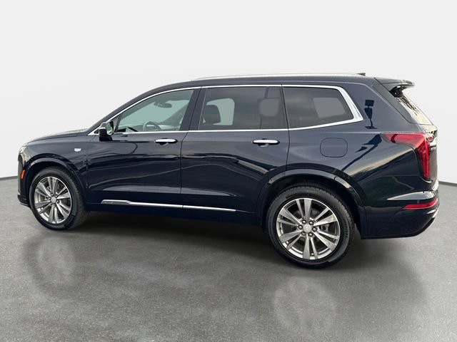 Used 2022 Cadillac XT6 Premium Luxury FWD image 3