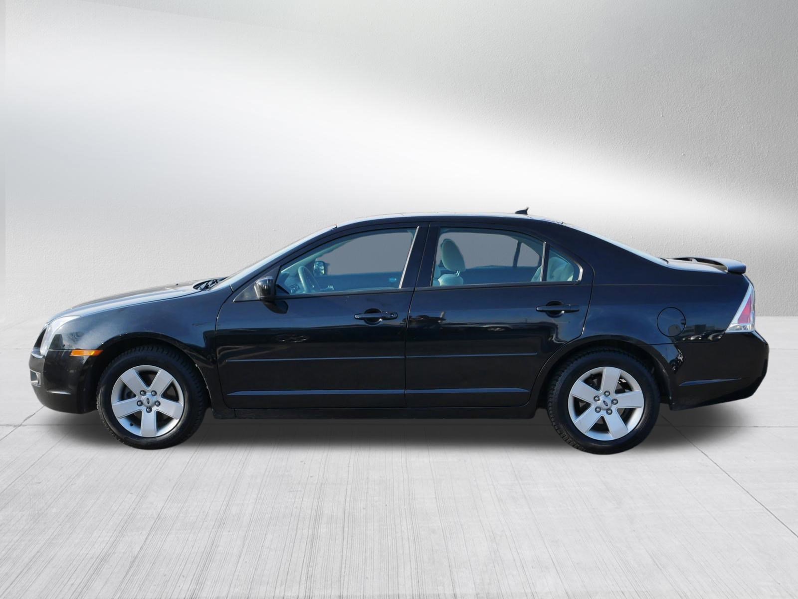 Used 2009 Ford Fusion SE FWD image 4