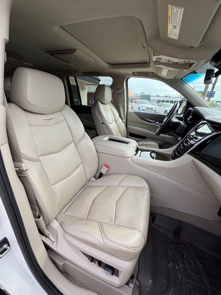 Used 2020 Cadillac Escalade ESV Premium Luxury AWD/4WD image 17