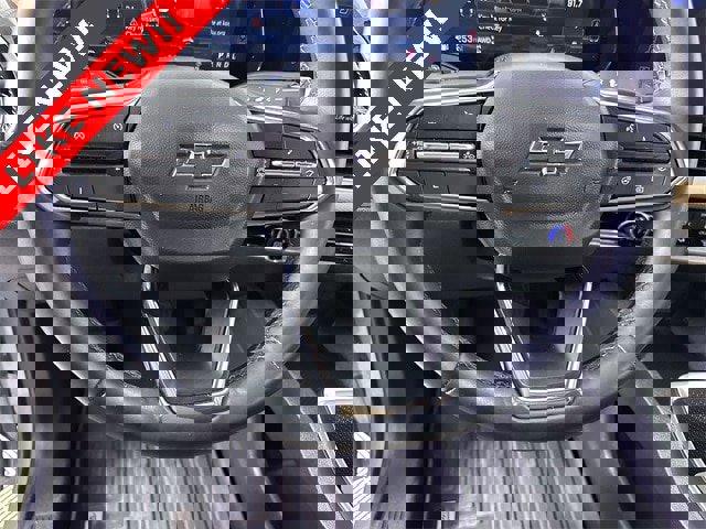 Used 2025 Chevrolet Equinox ACTIV w/ Safety and Technology Package image 11