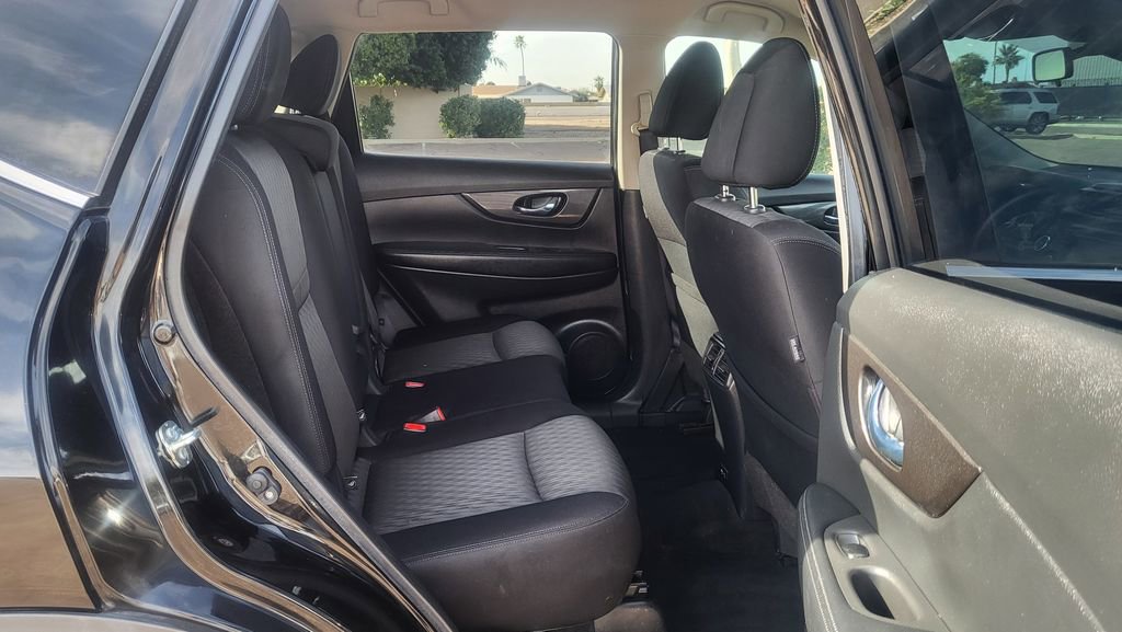 Used 2020 Nissan Rogue SV w/ Premium Package image 21