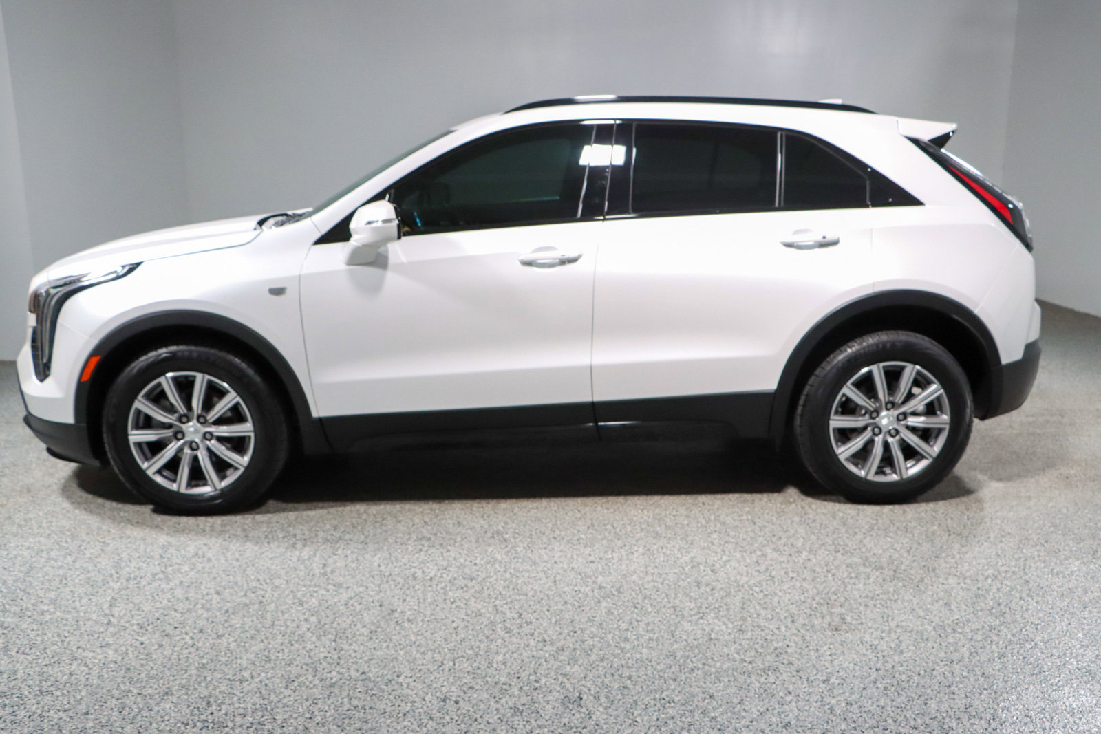 Used 2023 Cadillac XT4 Sport w/ Sun And Sound Package AWD/4WD image 10