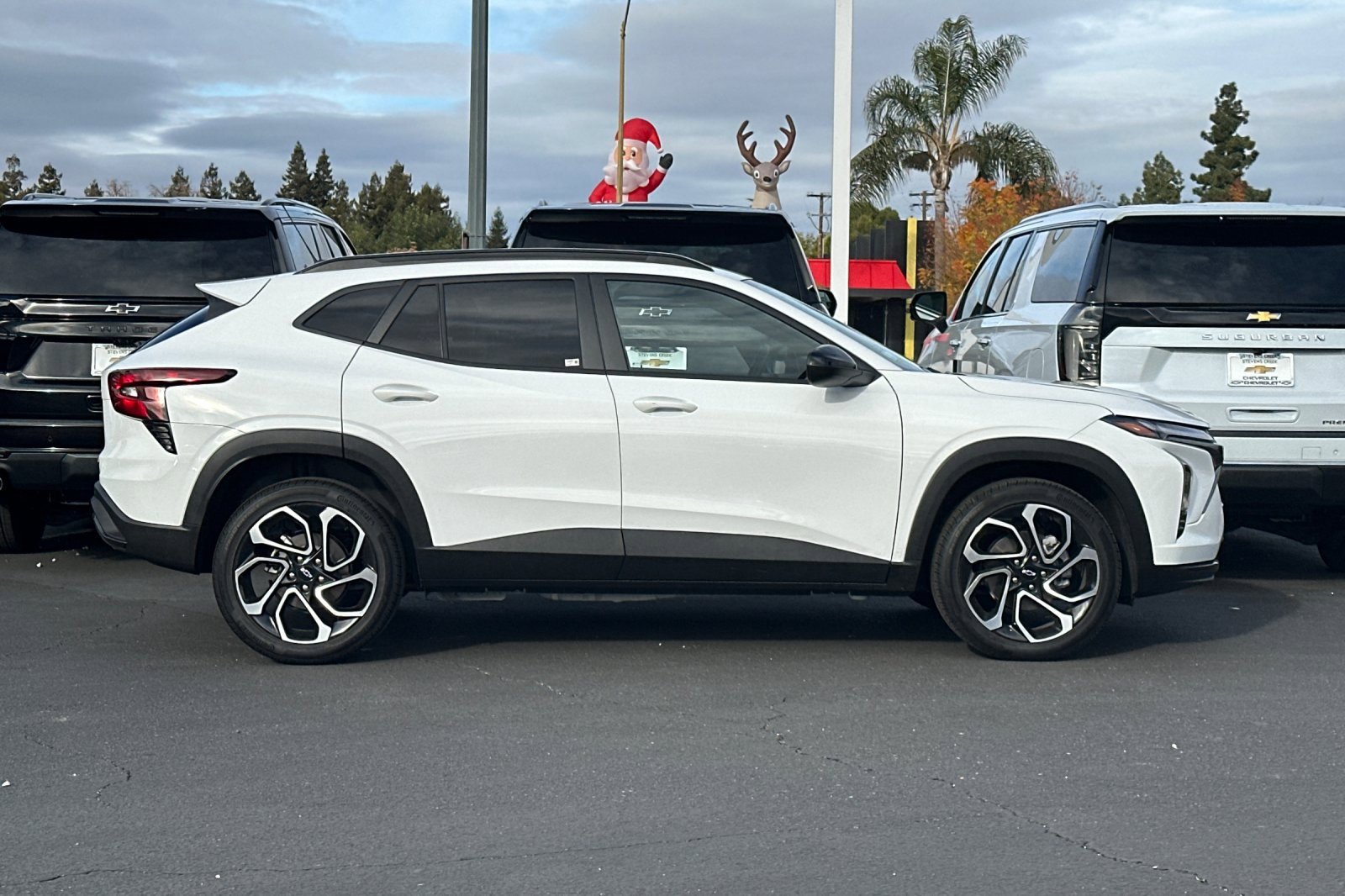 Used 2025 Chevrolet Trax RS w/ Driver Confidence Package image 4