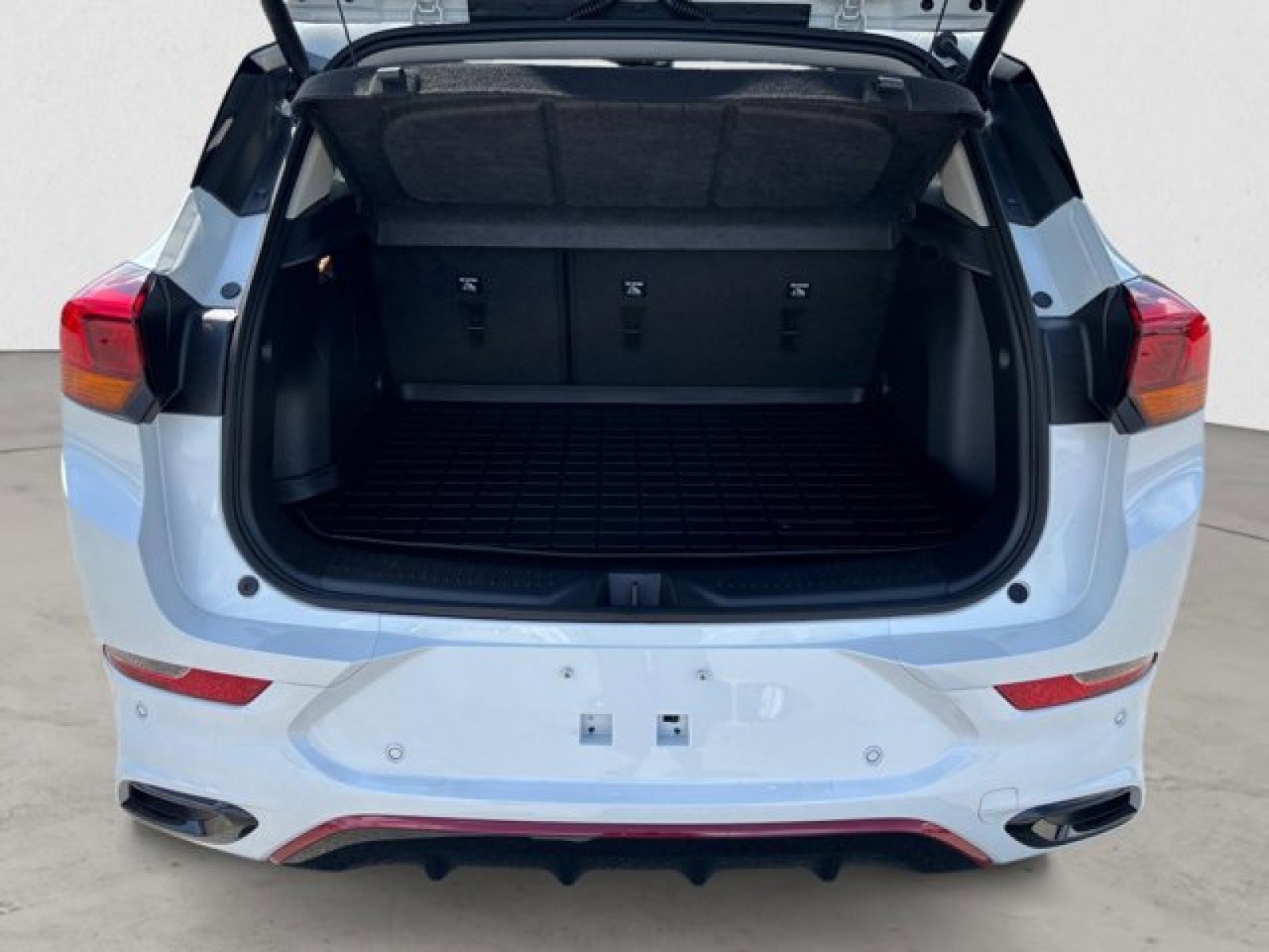 Used 2022 Buick Encore GX Essence w/ Advanced Technology Package image 19