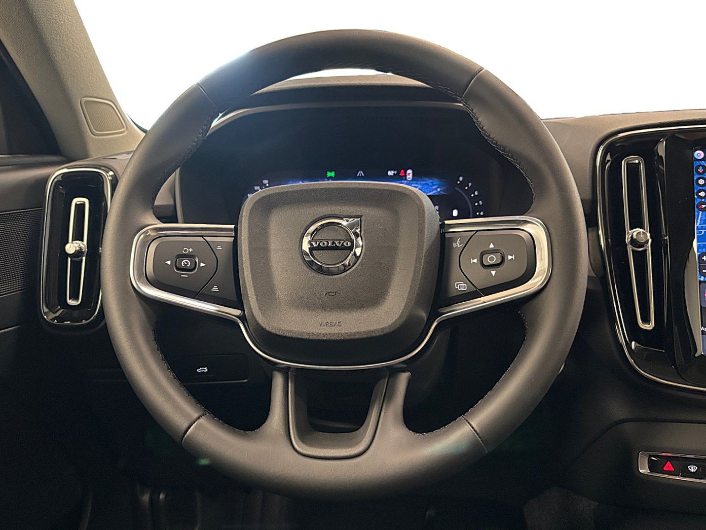 New 2026 Volvo XC40 B5 Core w/ Protection Package Premier AWD/4WD image 41