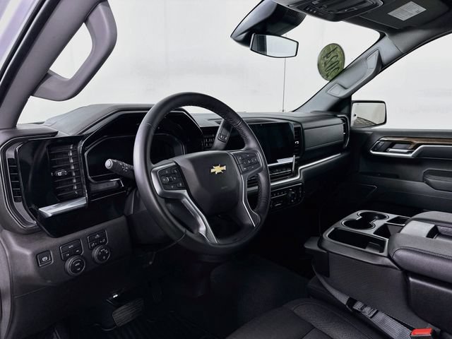 Used 2024 Chevrolet Silverado 1500 LT AWD/4WD image 3