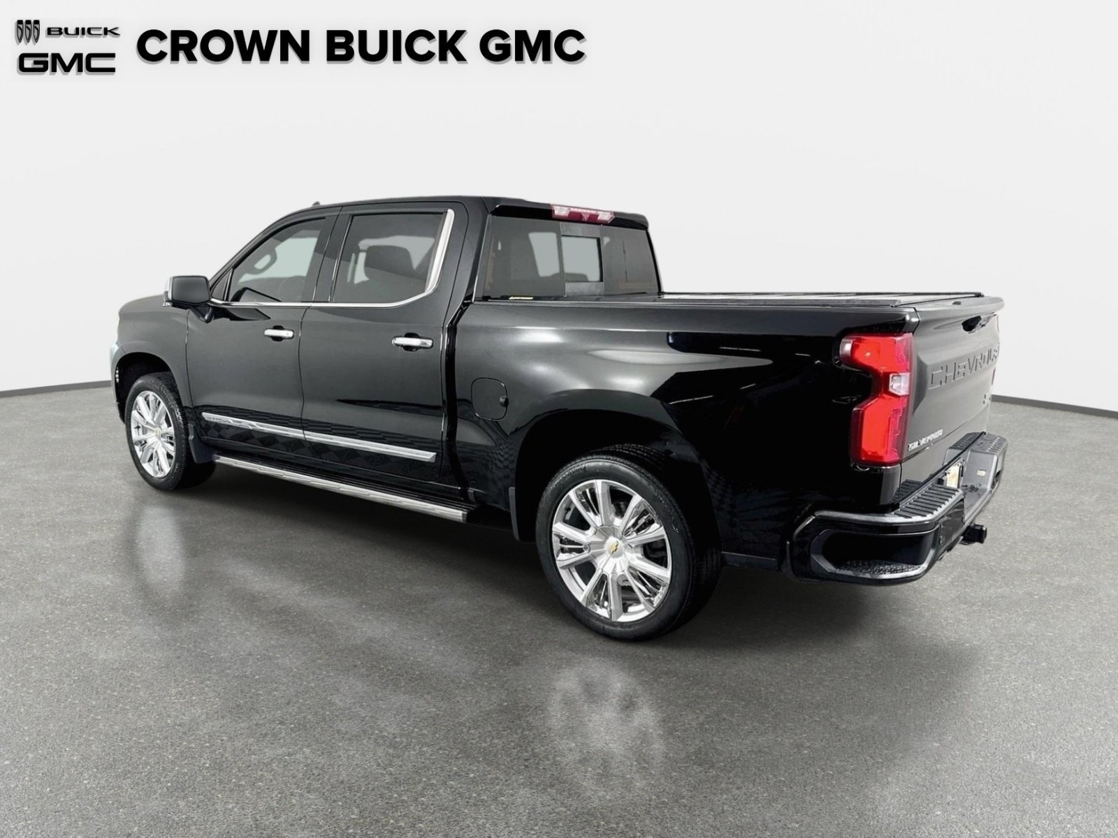 Certified 2024 Chevrolet Silverado 1500 High Country w/ High Country Premium Package AWD/4WD image 7