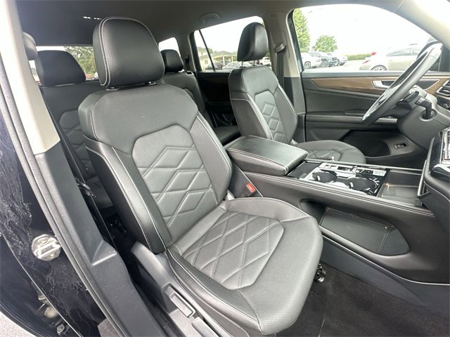 Used 2024 Volkswagen Atlas SE image 24