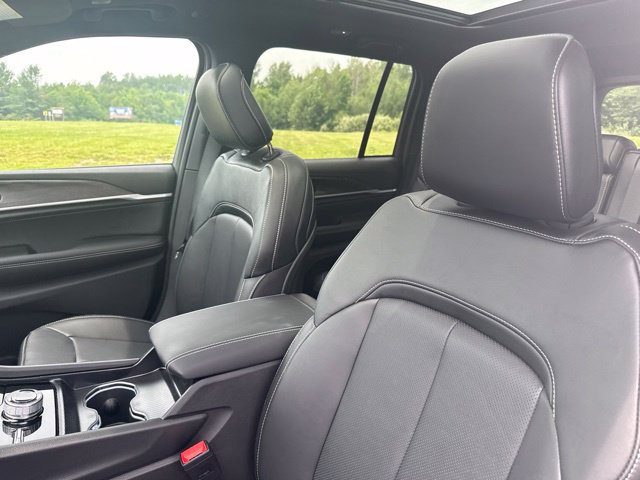 New 2026 Jeep Grand Cherokee Limited AWD/4WD image 17