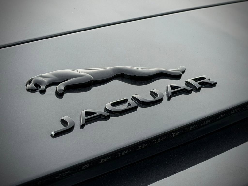 Used 2022 Jaguar F-TYPE P450 image 15