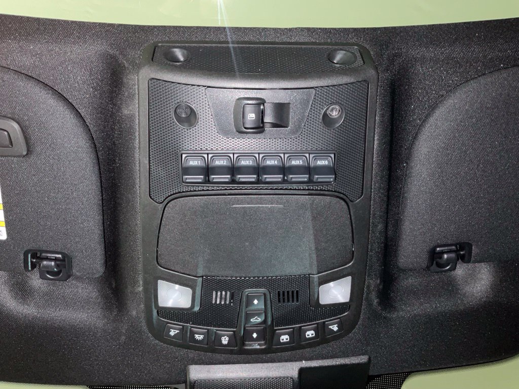 Used 2022 Ford F250 Platinum w/ FX4 Off-Road Package AWD/4WD image 22