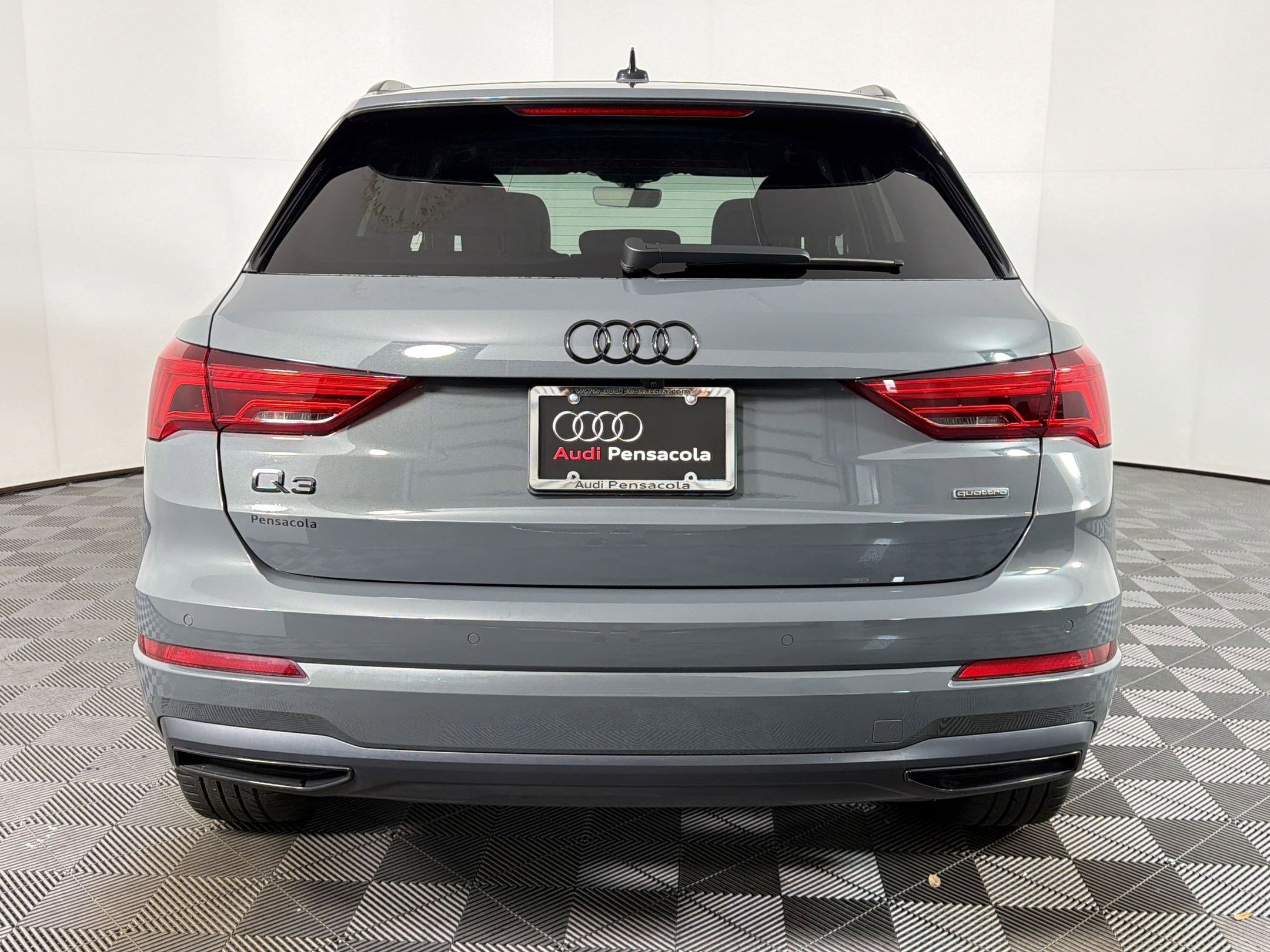 Used 2024 Audi Q3 2.0T Premium Plus w/ Premium Plus Package image 9
