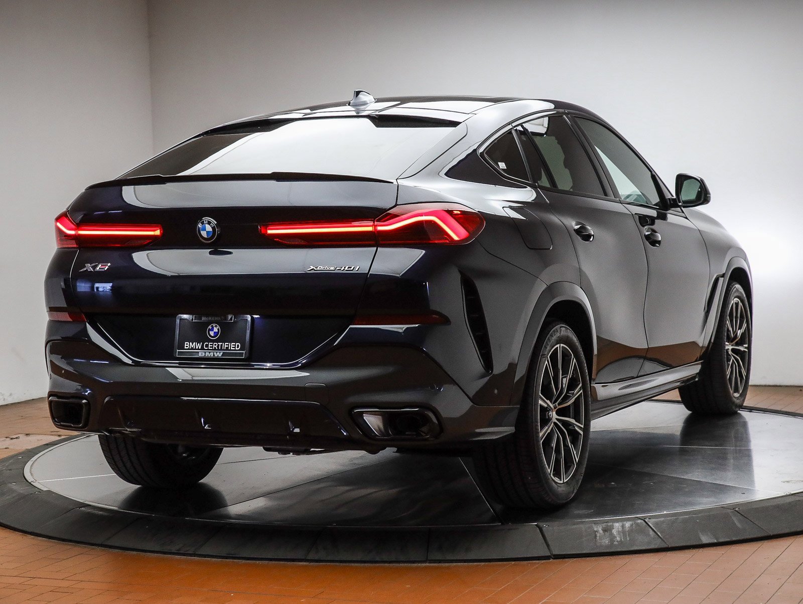 Certified 2023 BMW X6 xDrive40i w/ M Sport Package image 7