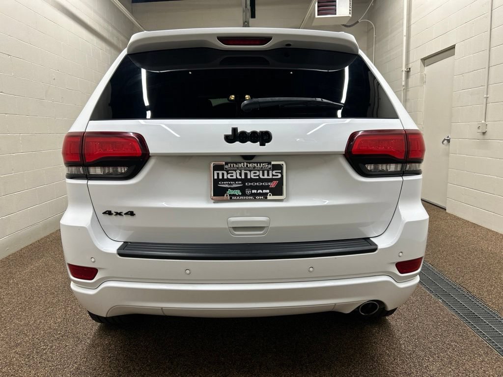 Used 2020 Jeep Grand Cherokee Altitude AWD/4WD image 3